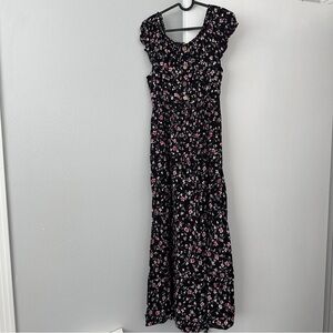 Chic Black Floral Maxi Dress